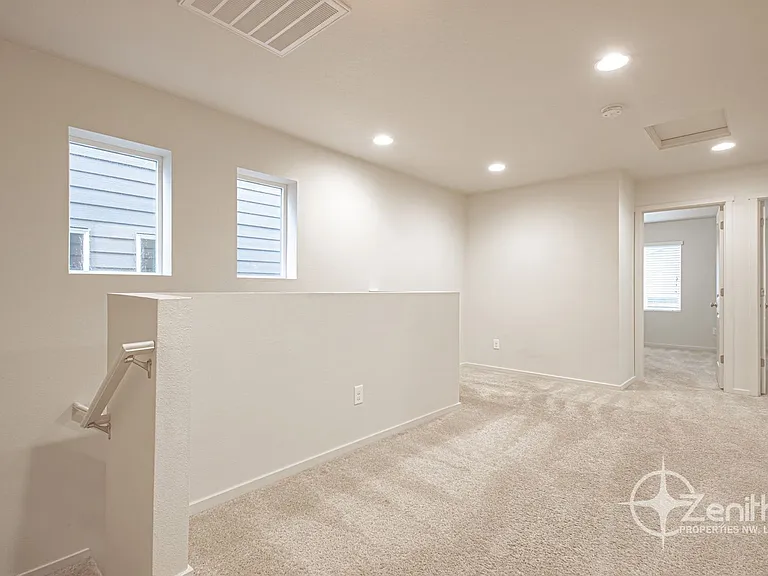 8515 NE 13th Pl — Photo 13