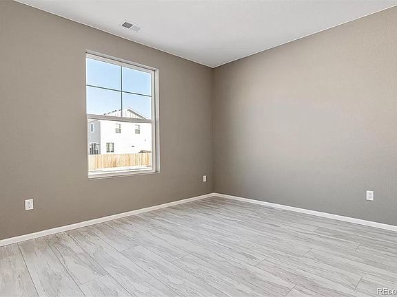 3rd image of 325 Fencerow Pl