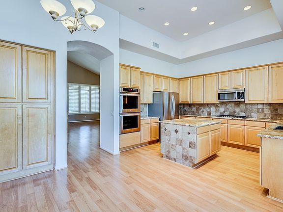 5th image of 23010 N 52nd St