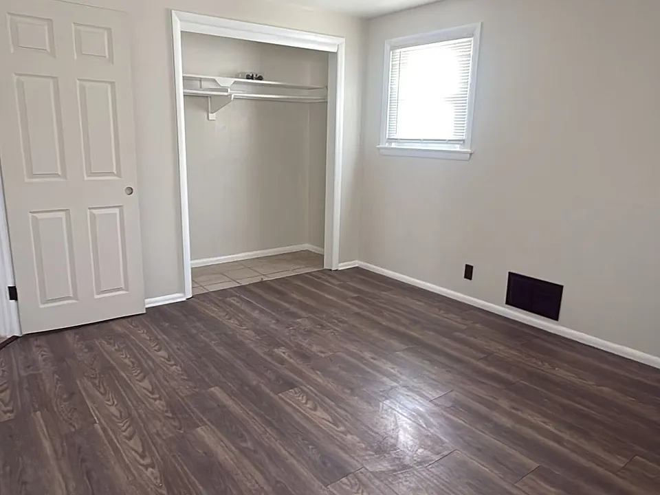 6518-6520 W Hampton Ave #2