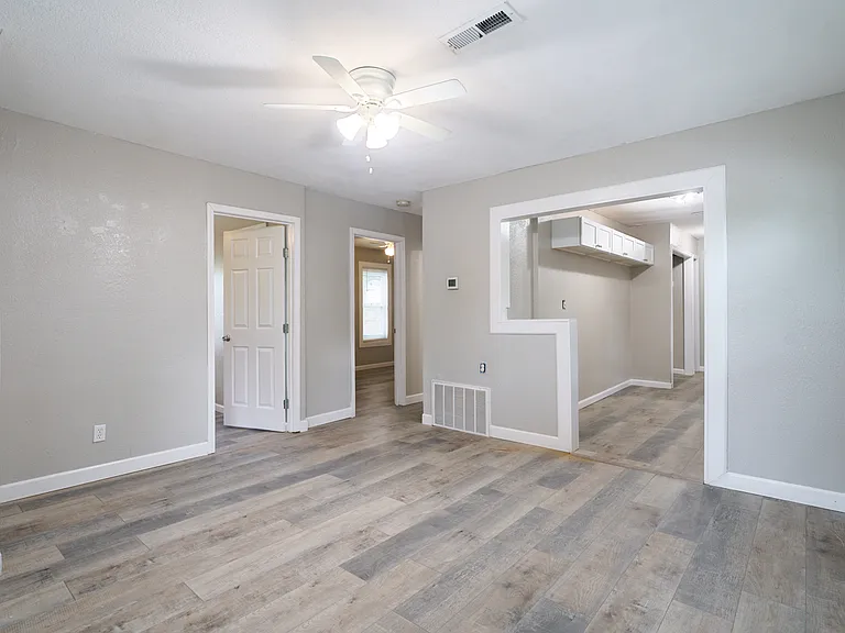 4005 White St — Photo 7