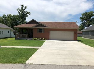 309 S Pennsylvania Ave, Carterville, IL 62918