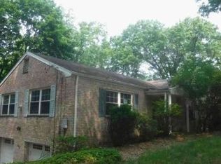 342 Stoneledge Dr, Pittsburgh, PA 15235