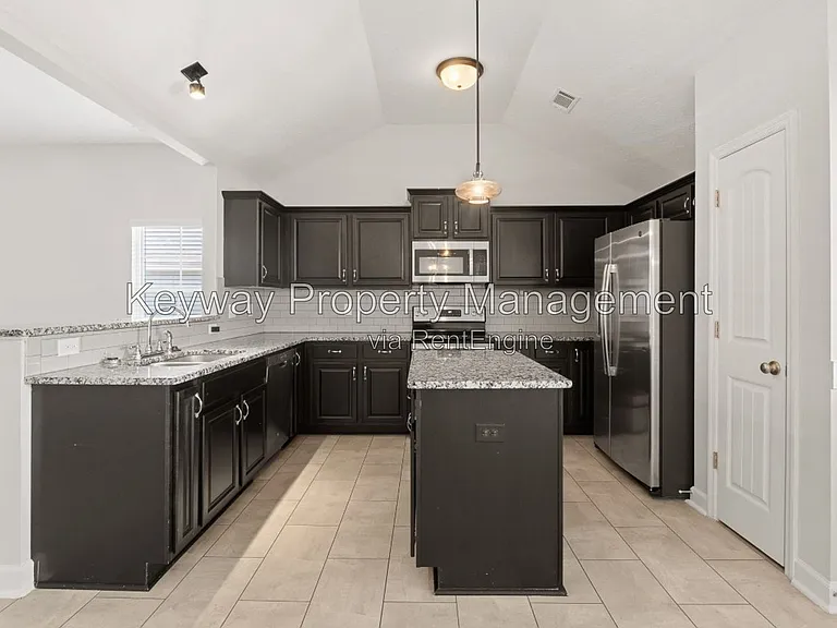 221 Ducal St — Photo 7