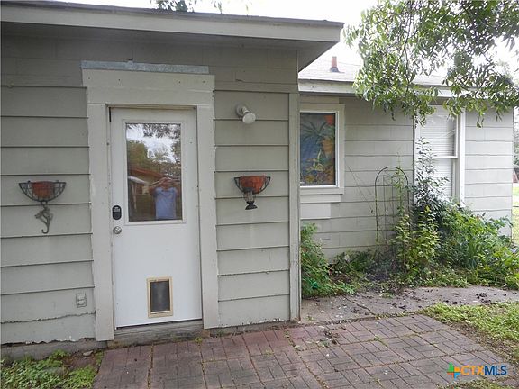 5th image of 2301 E North Dr