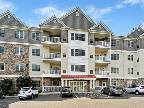 2nd image of 300 Tyler Ct Unit 429