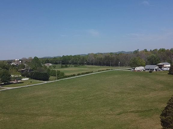 3rd image of Country Ln