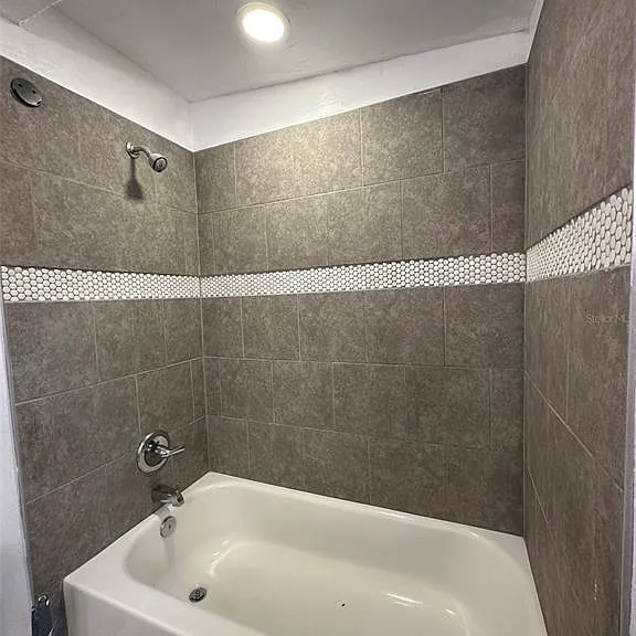 655 NE Waldo Rd — Photo 16