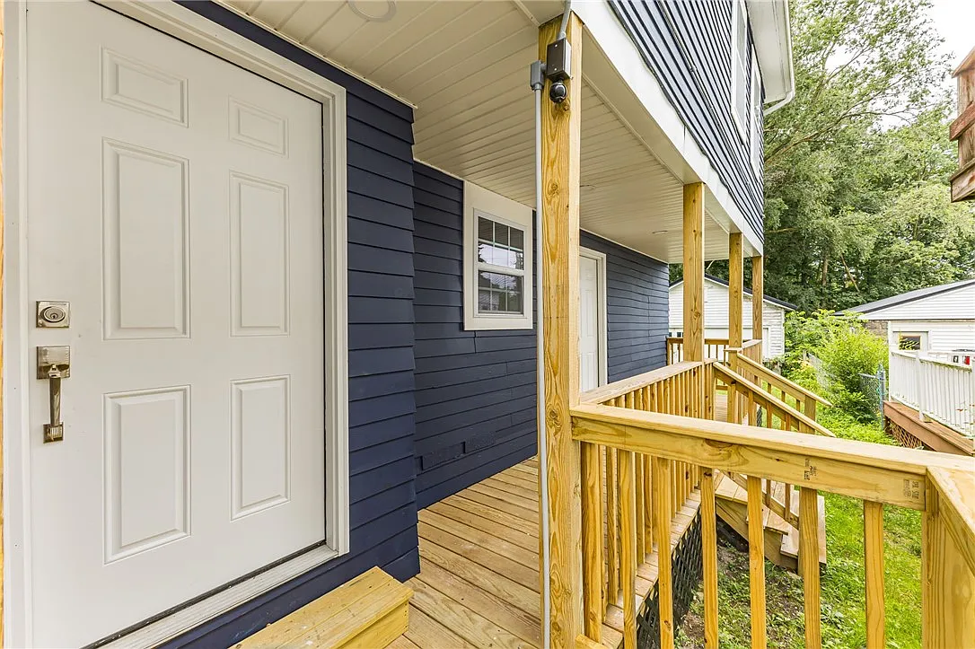 1 bed, 1.0 bath, 841 sqft, $1,275 — Photo 3