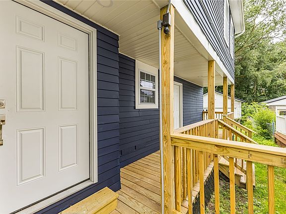 3rd image of 27 W Main St APT 3