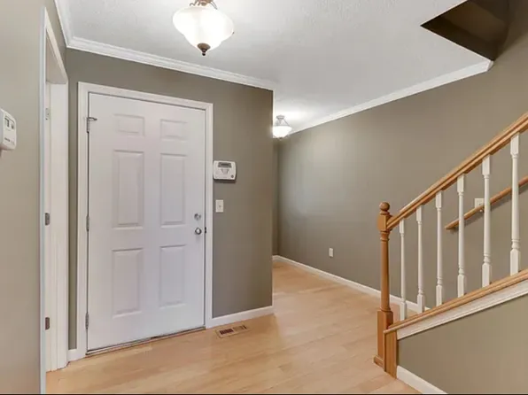 1104 Ekstam Dr APT 2, Bloomington, IL 61704