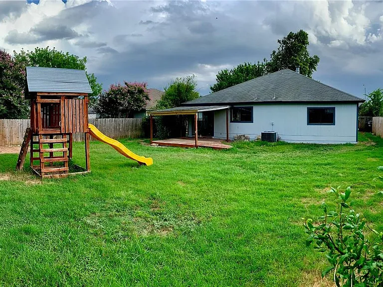 2907 Donnell Dr — Photo 22