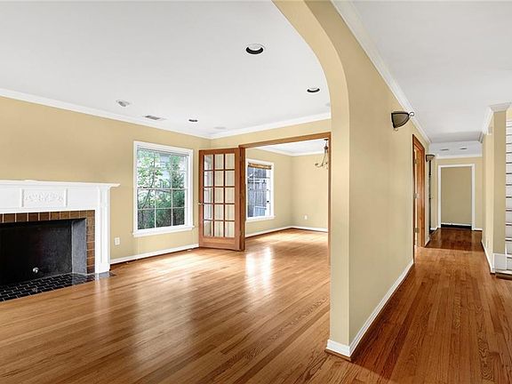 3rd image of 7063 La Vista Dr