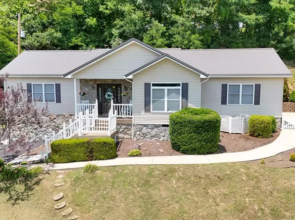 146 Sunshine Ln, Pikeville, KY 41501