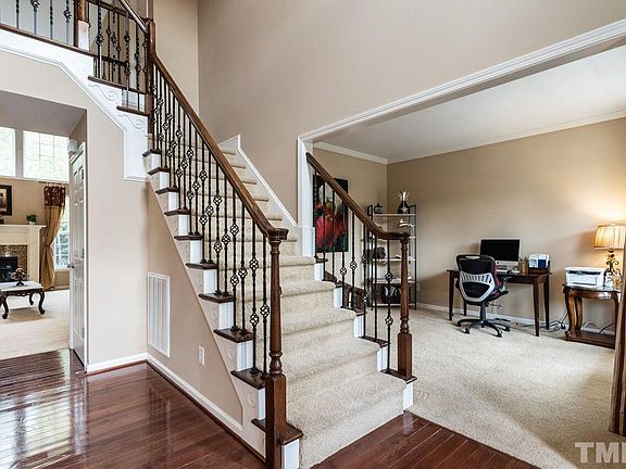 5th image of 1410 Hemlock Hill Dr
