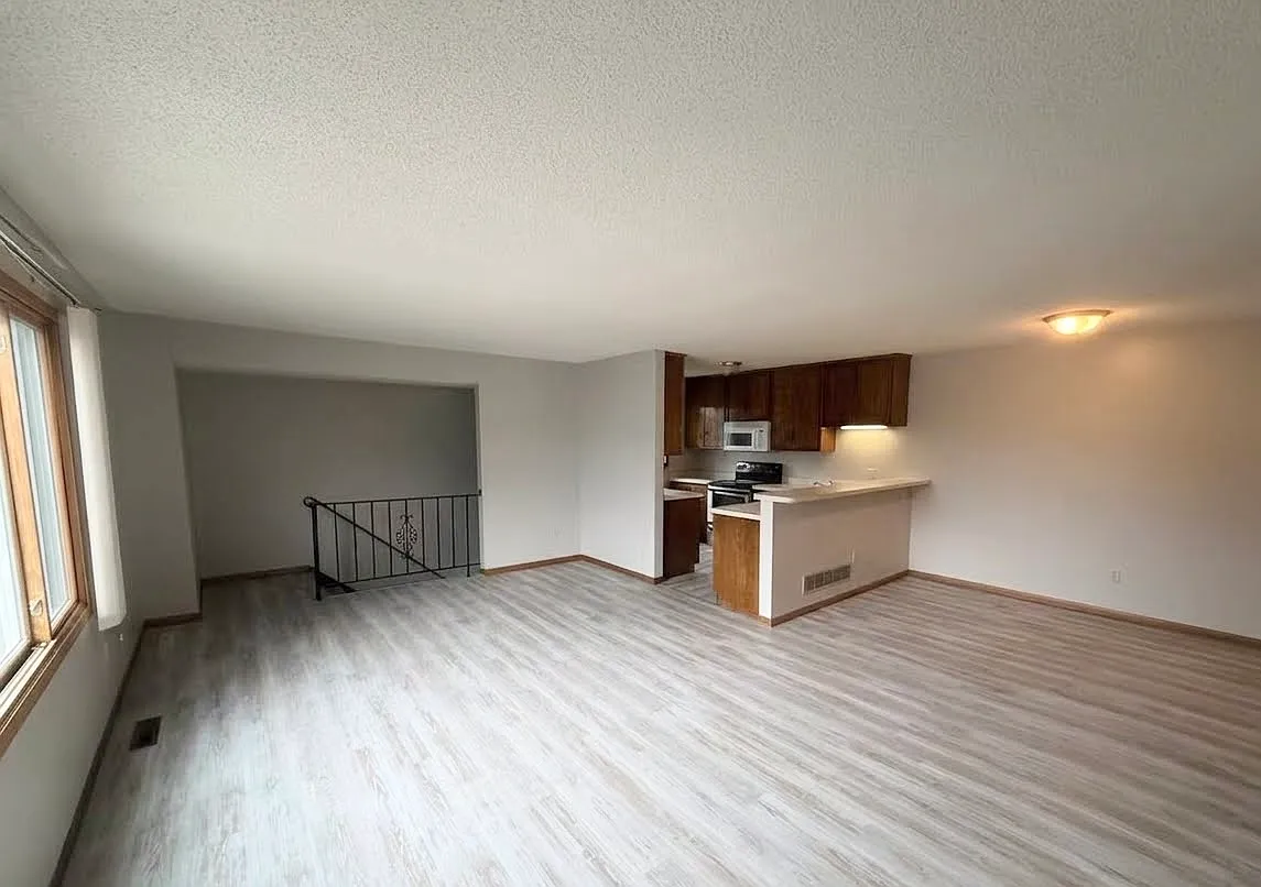 2 bed, 1100 sqft, $1,675 — Photo 3