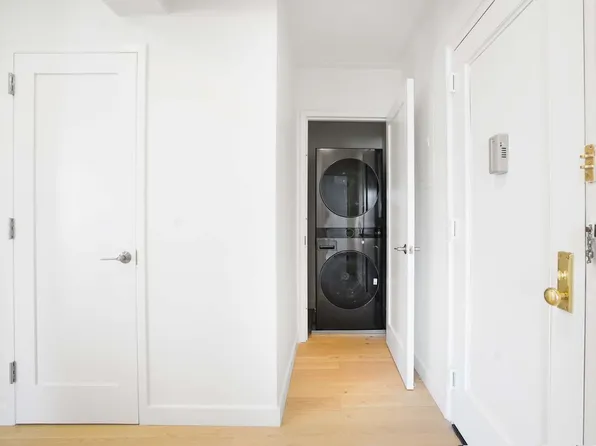 56 7th Avenue image 7 of 8
