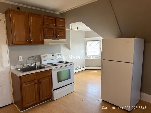 145 Union St APT 16, Bangor, ME 04401