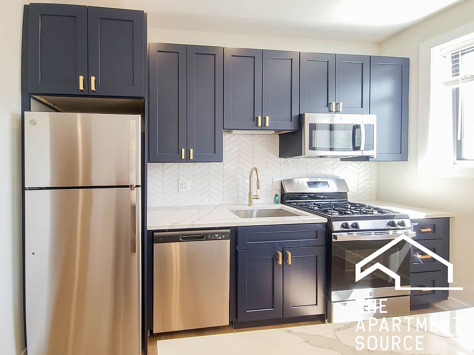 1st image of 2020 W Montrose Ave APT 2C