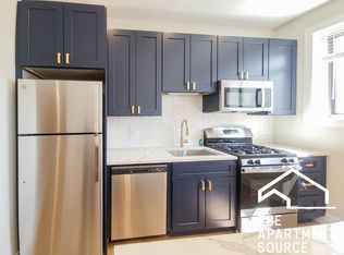 2020 W Montrose Ave APT 2C, Chicago, IL 60618