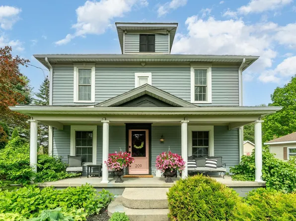 209 N Powell Rd, Essexville, MI 48732