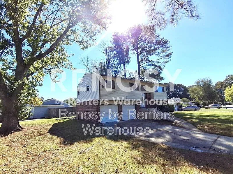 4 bed, 2.0 bath, 1605 sqft, $2,475 — Photo 3