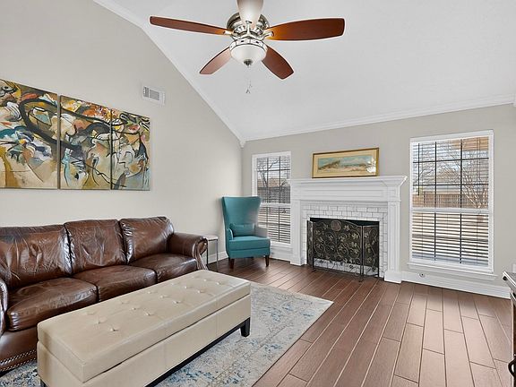 5th image of 209 Brian Way