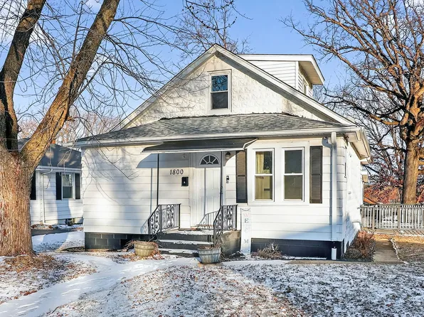 1800 Cora St, Crest Hill, IL 60403