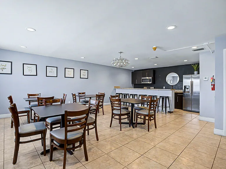 421 NE 1st St #204 — Photo 35