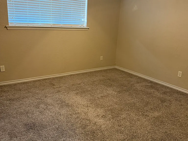 6101 NW Maple Ave #2 — Photo 5