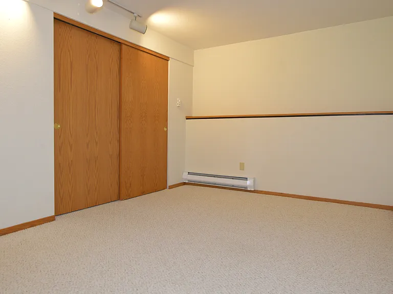 5636 Pennsylvania Ave — Photo 11