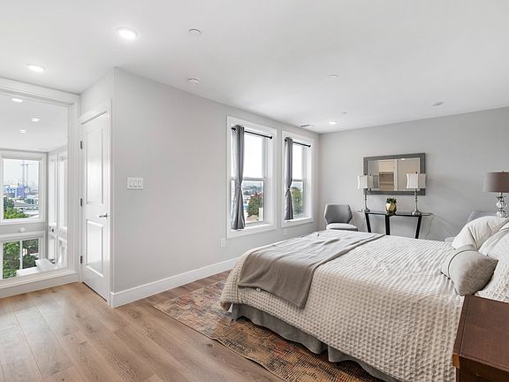 3rd image of 1133 E Columbia Ave Unit 305