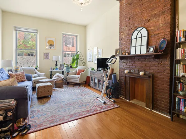 317 S 16th St APT 1, Philadelphia, PA 19102