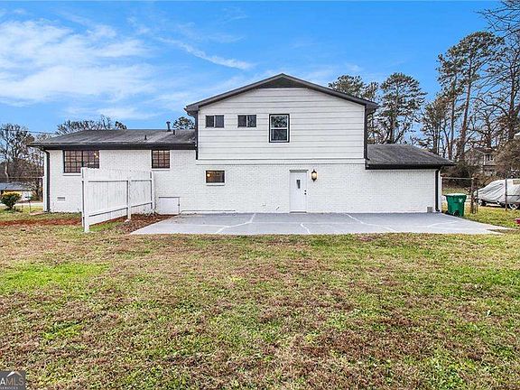 2nd image of 3862 Northstrand Dr