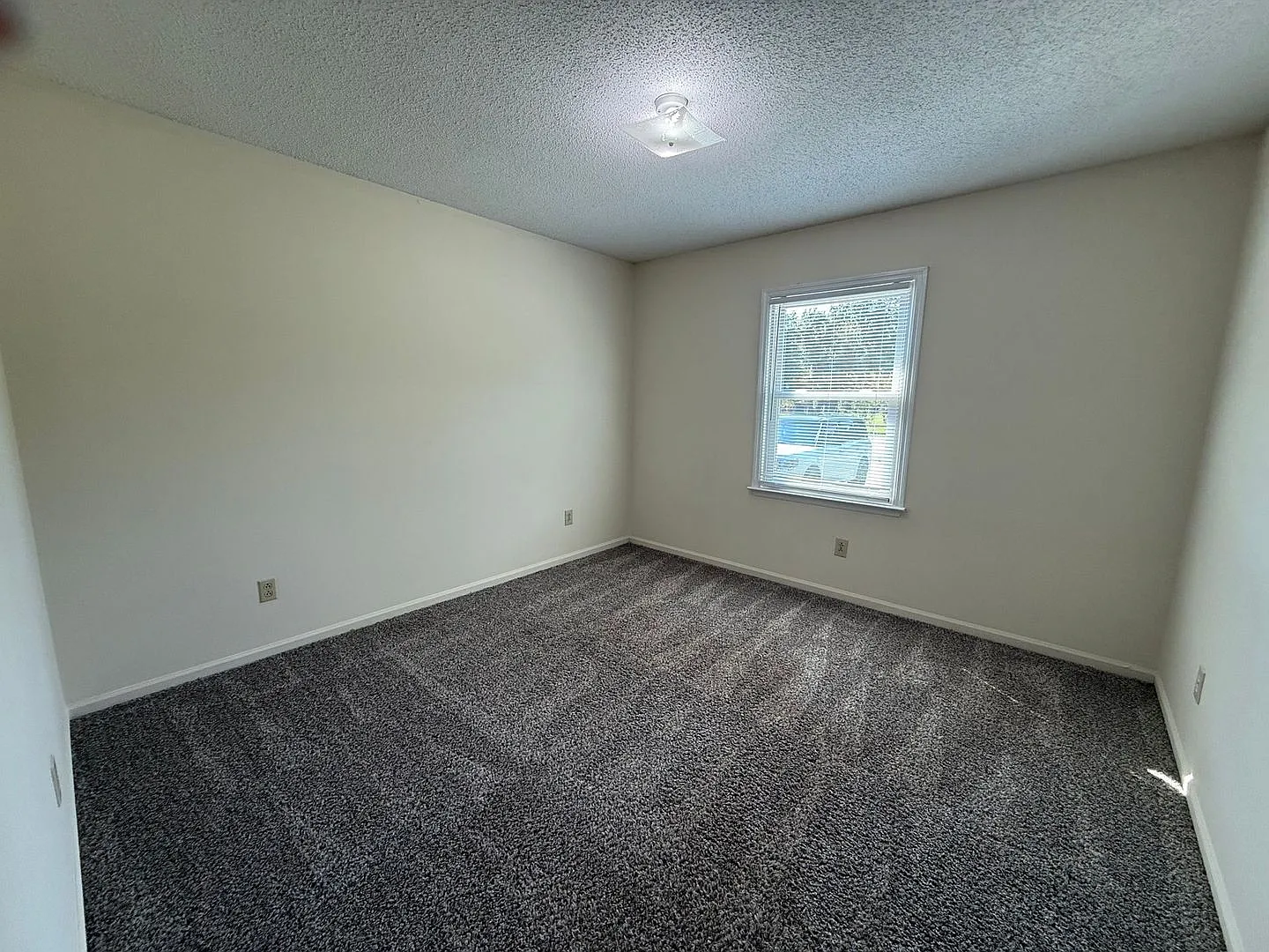 2 bedroom, 1 bath duplex. — Photo 4
