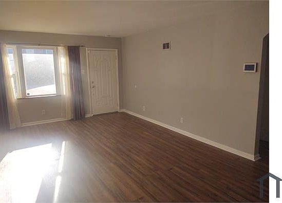 3rd image of 6733 Kenwood Dr