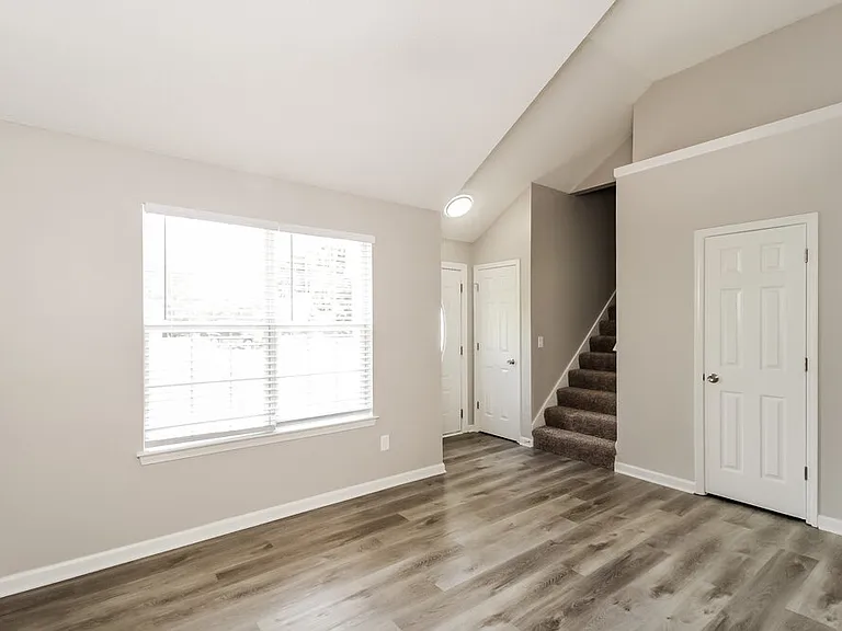 202 Goldleaf Dr — Photo 10