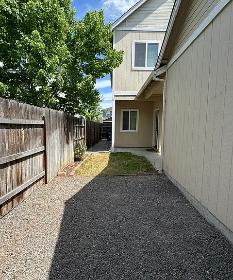 233 Wintersage Cir — Photo 8