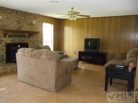 3rd image of 2650 County Road 4596