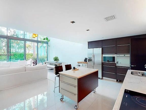 3rd image of 6000 Collins Ave APT 124