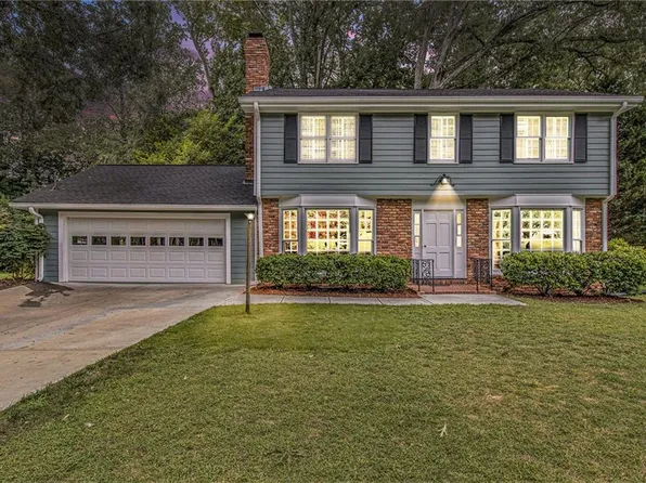 1865 Queens Way, Atlanta, GA 30341