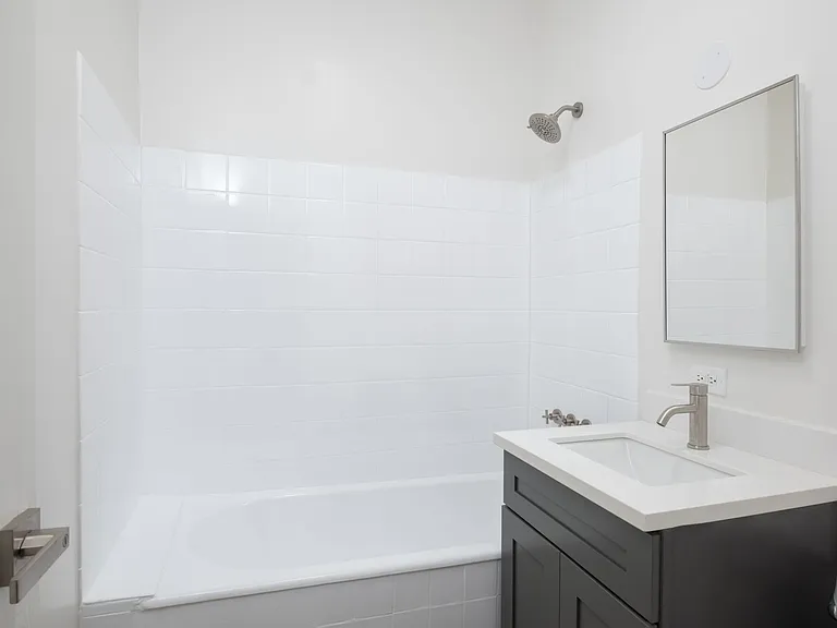 Westmore Manor — Photo 11