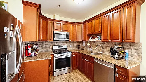 47 Campbell Ave #2R Photo 1 47 Campbell Ave #2R Photo 1