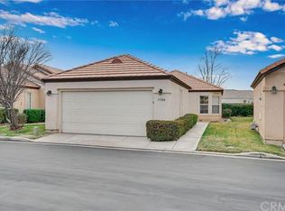 11584 Oak St, Apple Valley, CA 92308
