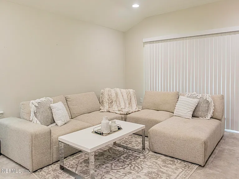 7112 Emsley Cir — Photo 3