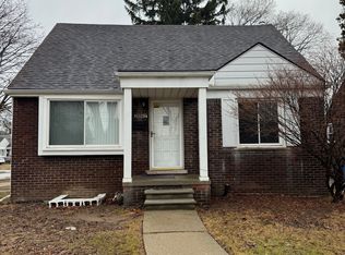 25507 W Hills Dr, Dearborn Heights, MI 48125