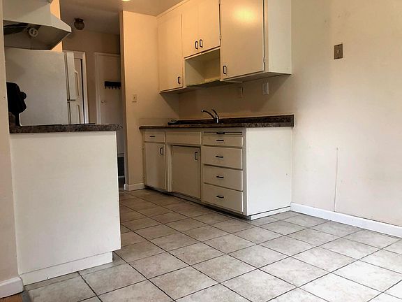 4th image of 1719 Ross Cir APT 4