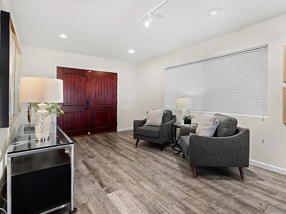 4th image of 3588 Sydney Pl