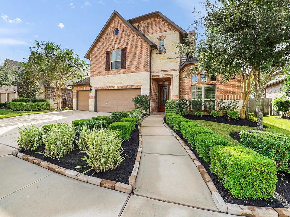 1st image of 6 Stefano Way Dr