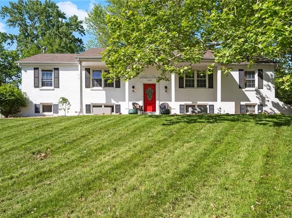 6423 NW Melody Ln, Parkville, MO 64152